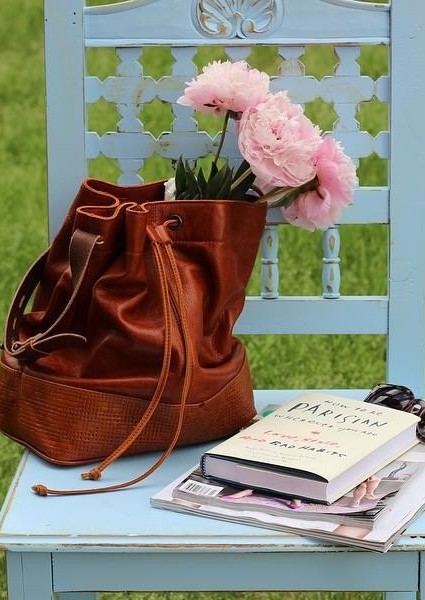 Traveler Bucket Bag