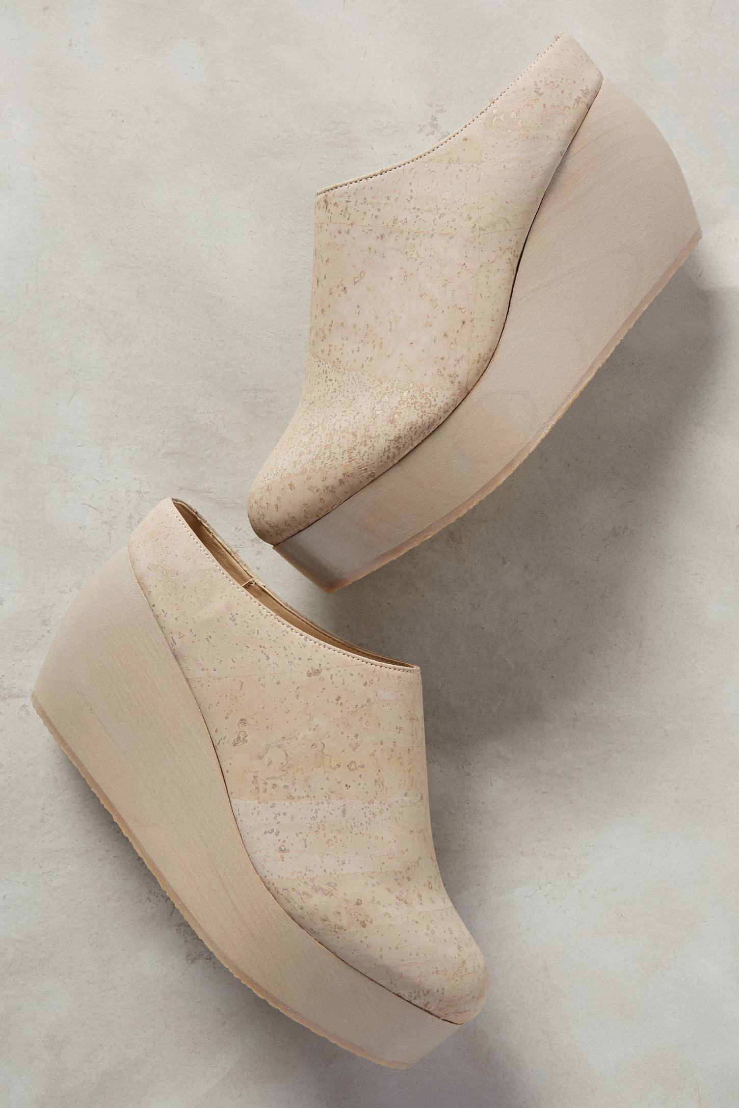 Sydney Brown Clogs in Black
