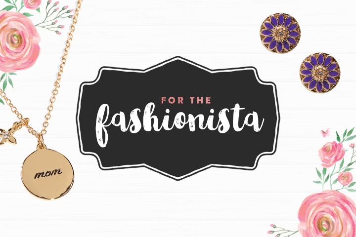 11 STYLISH MOTHER’S DAY GIFTS FOR YOUR FASHION-OBSESSED MOM